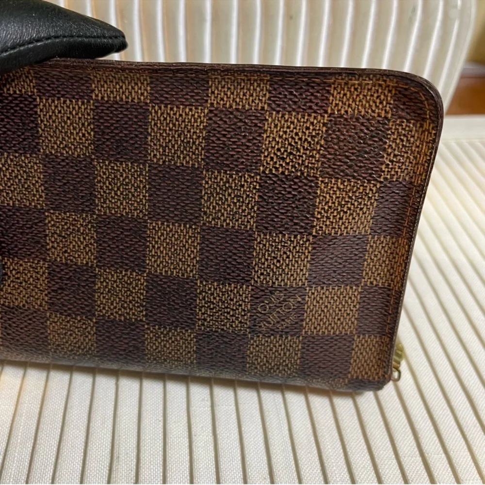 Louis Vuitton Damier Ebene Zippy Wallet
